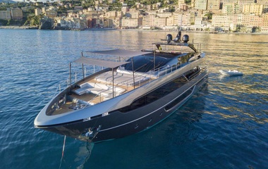 Riva Maximus