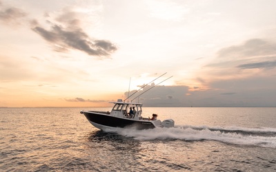 Sportsman Open 302 Center Console