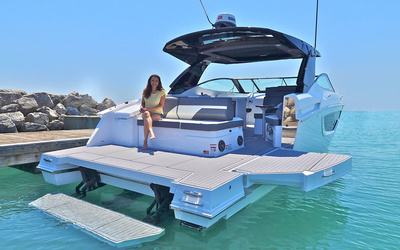 Cruisers Yachts 38 GLS I/O