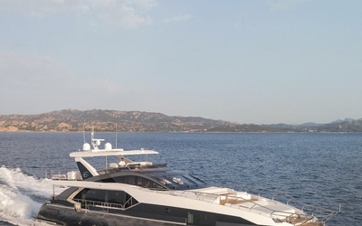 Azimut Grande 27 METRI