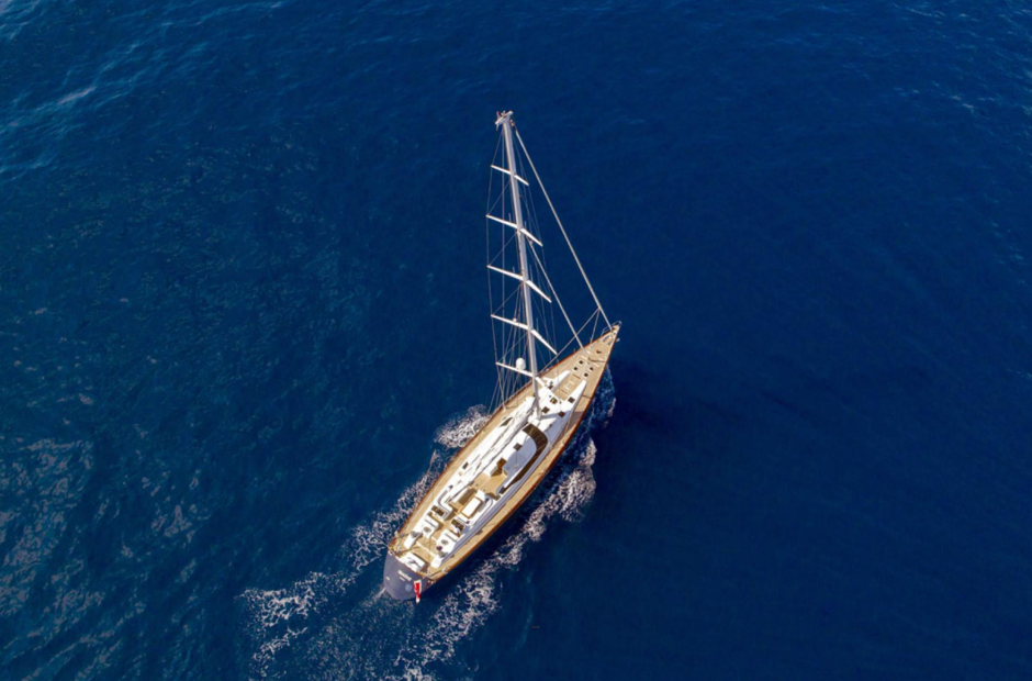 Alloy Yachts Imagine B