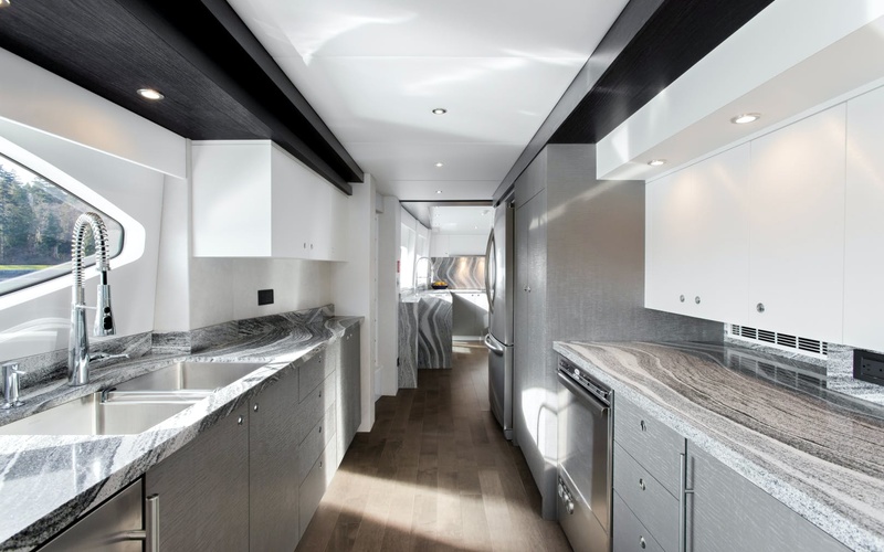 Pacifico Yachts Adventure 72