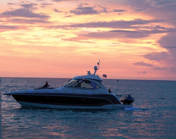 Formula 480 Yacht