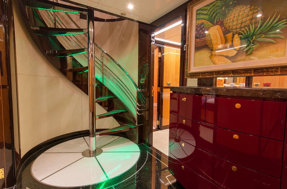 Jade Yachts Intrigue
