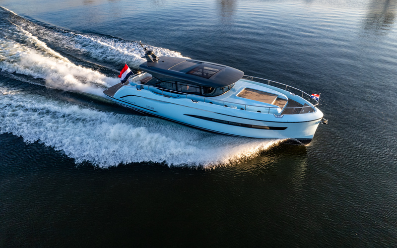 Van den Hoven Voyager 50