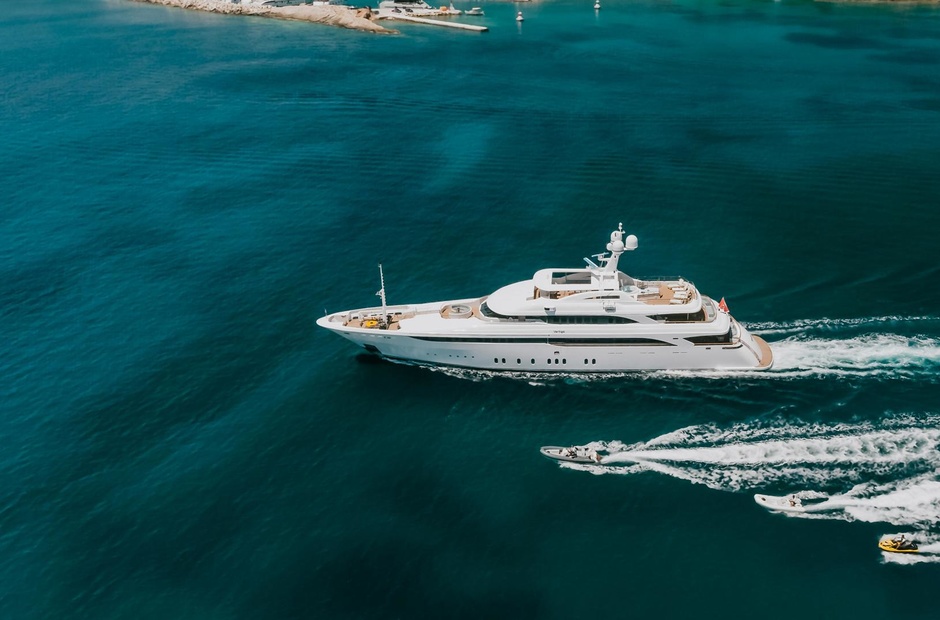 Golden Yachts  Vertigo