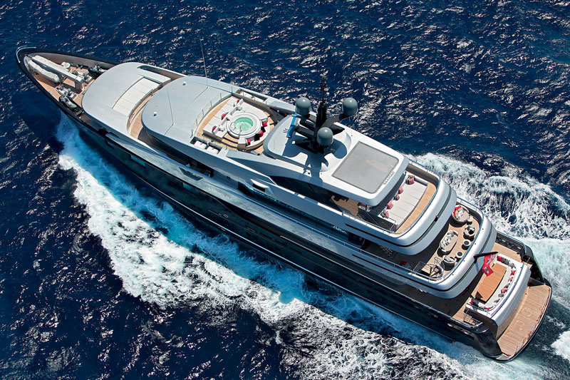The impressive size of the Jacuzzi is surrounded by transparent panels. Life rafts are located on both sides of the bow solarium.