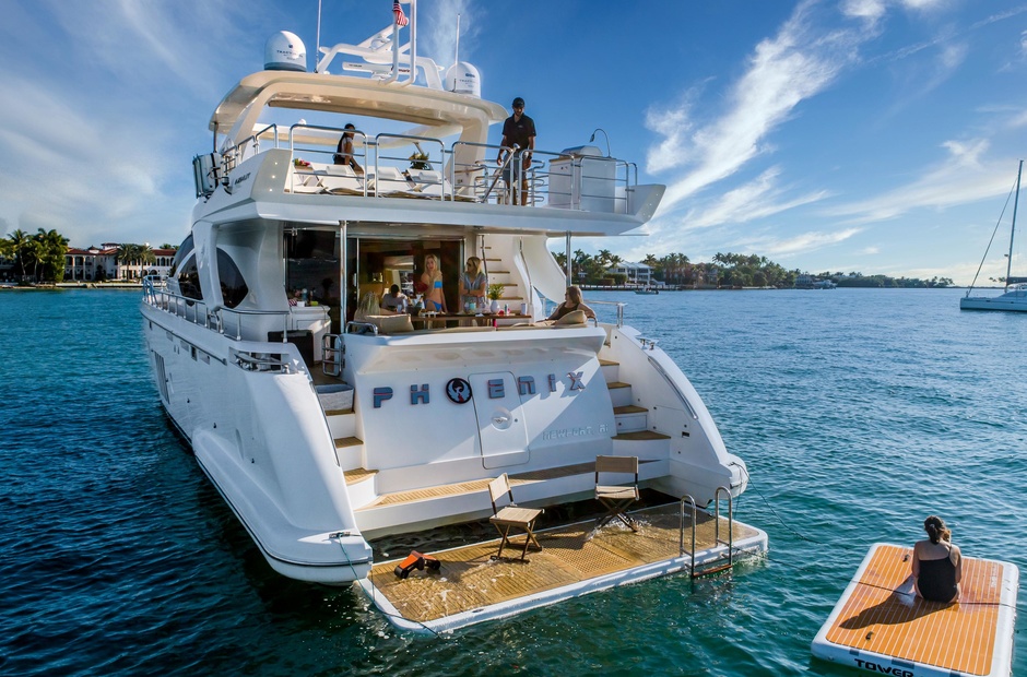 Azimut Phoenix