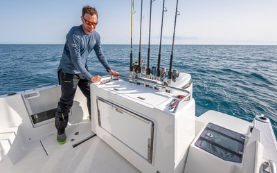 Beneteau Antares 8 Fishing