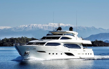 Mengi-Yay Yachts Y