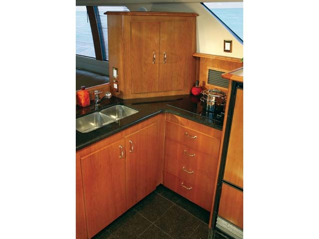 Carver 46 Voyager
