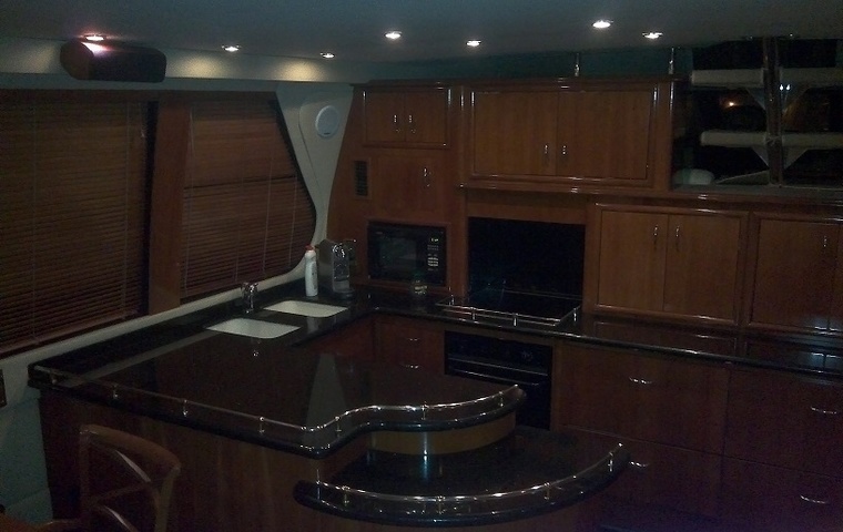 Carver 570 Voyager (2004)