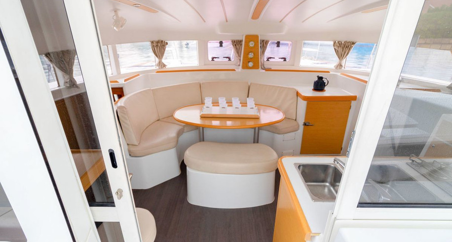 Lagoon Ladoon 380
