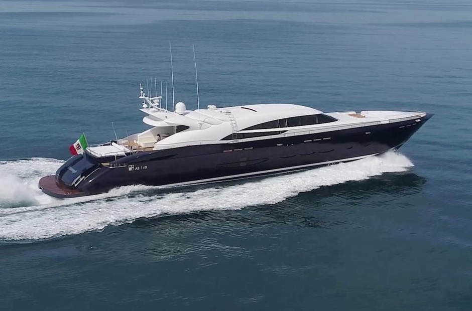AB Yachts Blue Devil