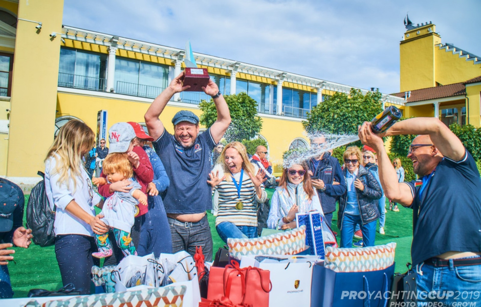 The intoxicating joy of victory. Photo: Mikhail Groshev.