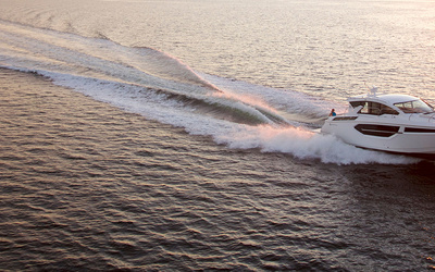 Cruisers Yachts 42 Cantius