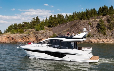Galeon 470 Skydeck