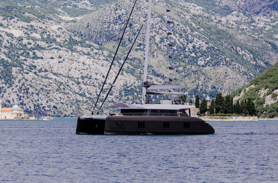Sunreef Gyrfalcon