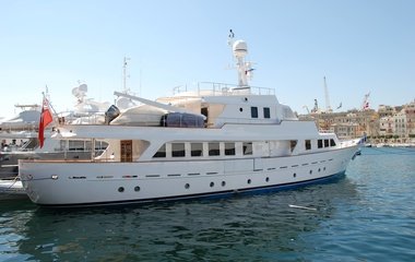 Benetti Mizar