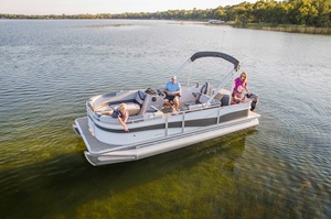 Crestliner 220 Rally
