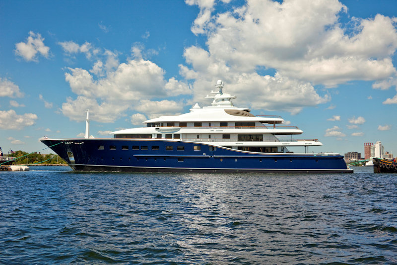 Derecktor Shipyards Aquila