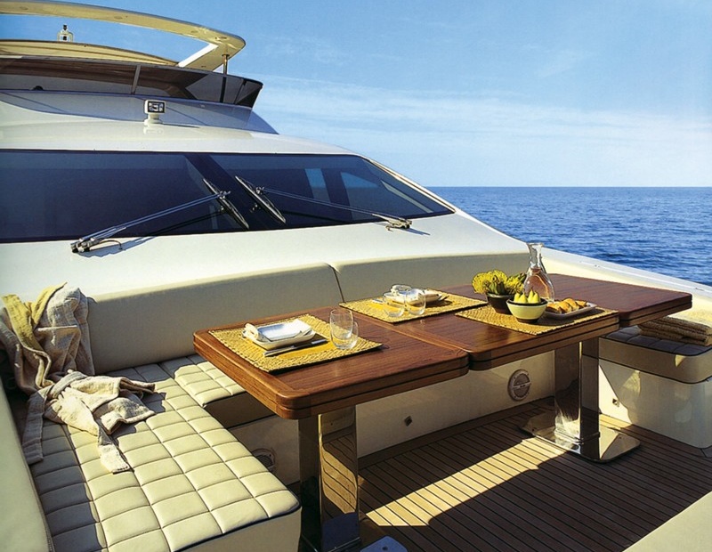 Azimut Tropicana