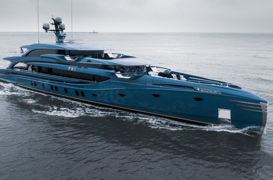 Royal Huisman  Phi