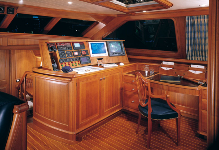 Alloy Yachts Legend
