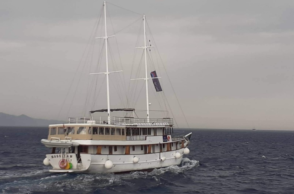 Custom Boats Magellan