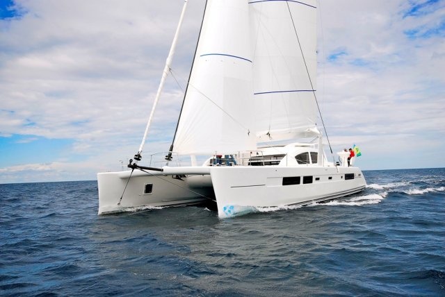 Catana 65