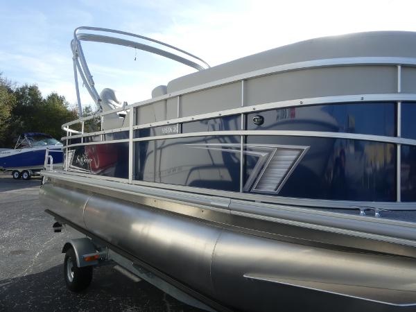 Sunchaser Vista 20 Fish