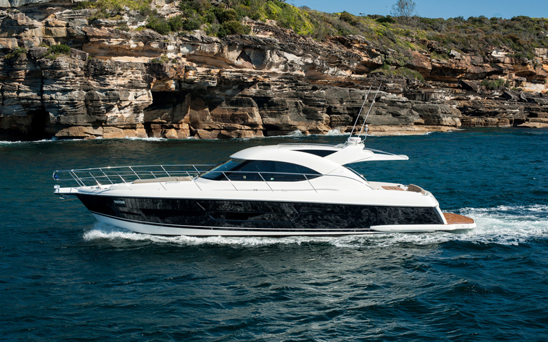 Riviera 5000 Sport Yacht