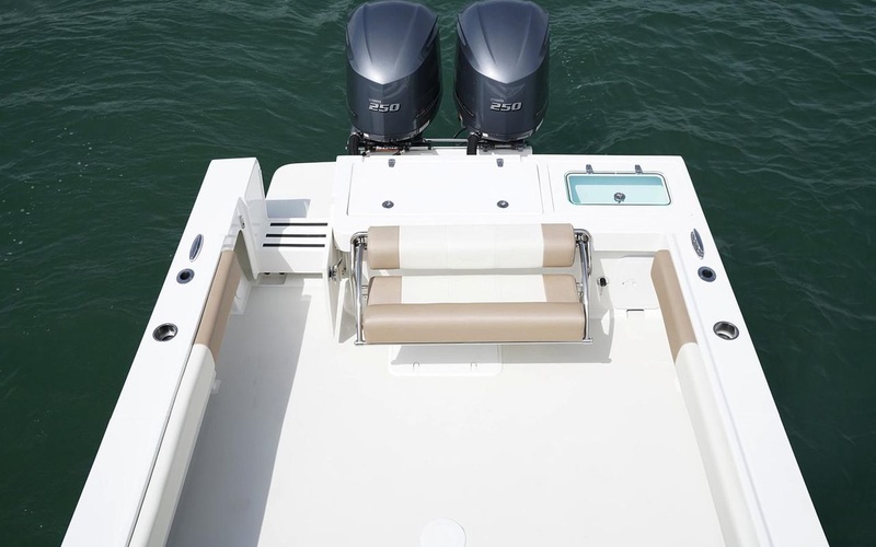 Parker 2520 XL Sport Cabin