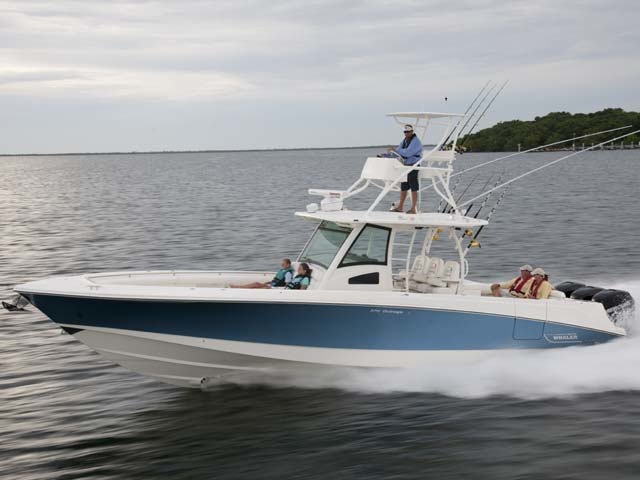Boston Whaler 370 Outrage