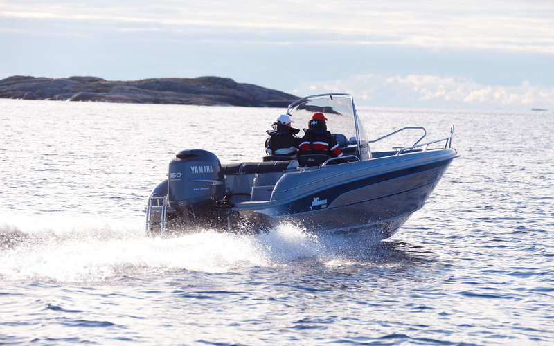 Yamarin Cross 61 Center Console