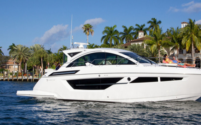 Cruisers Yachts 50 Cantius