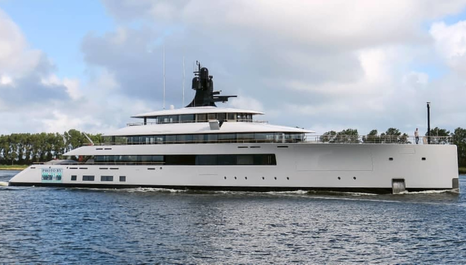 Owner Syzygy 818 left her working hull number in the boat's name, as the numbers coincided with his birthday - August 18.