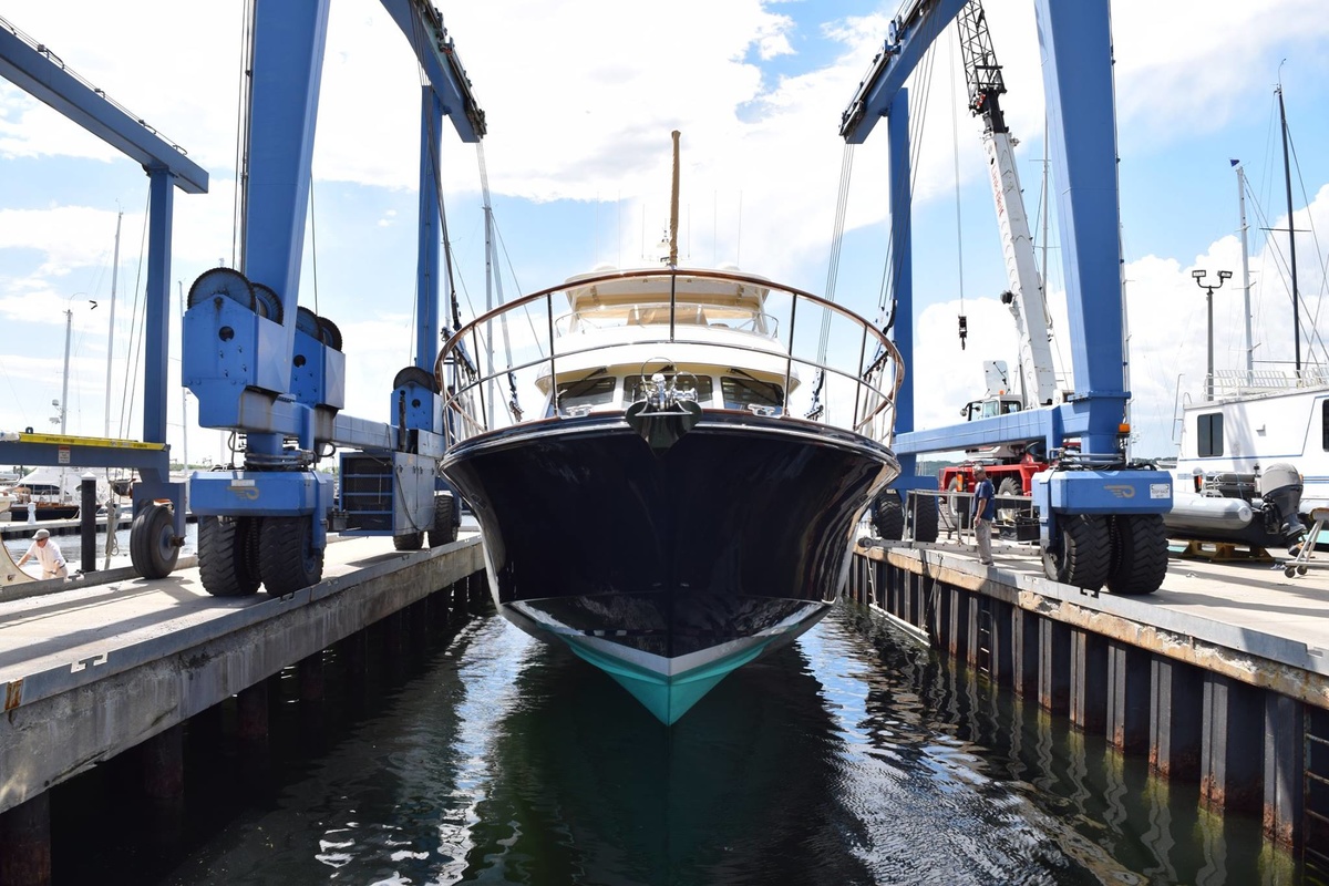 Hunt Yachts