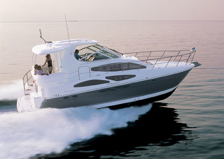 Cruisers Yachts 415 Express Motoryacht