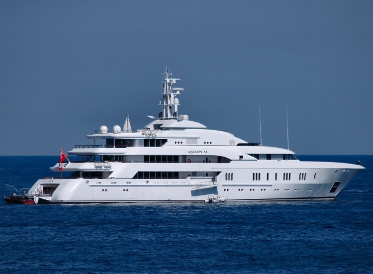 Lurssen Queen K