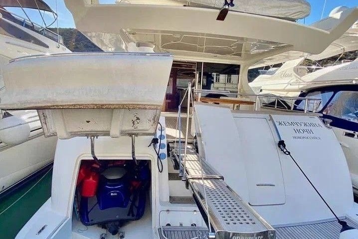 Azimut 80 (2006)