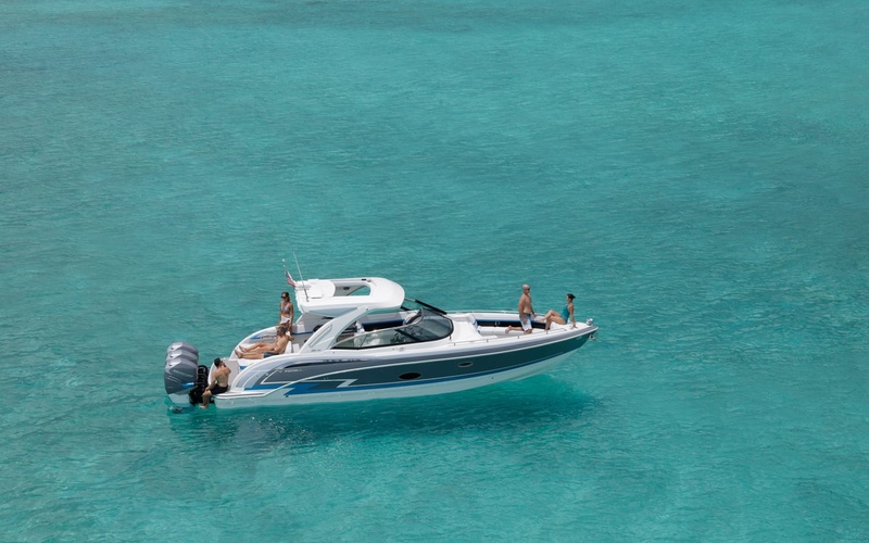 Formula 350 Crossover Bowrider