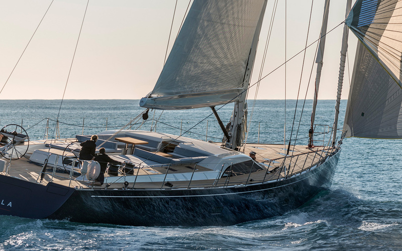 Southern Wind SW102 Raised Saloon