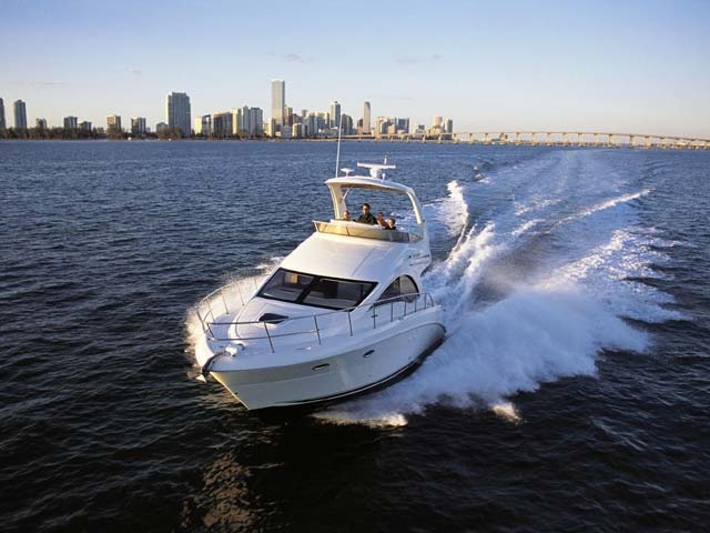 Sea Ray 390 Sedan Bridge