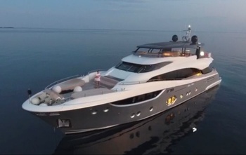 Monte Carlo Yachts 105 (2016)
