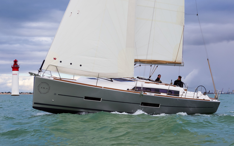 Dufour Grand Large 382