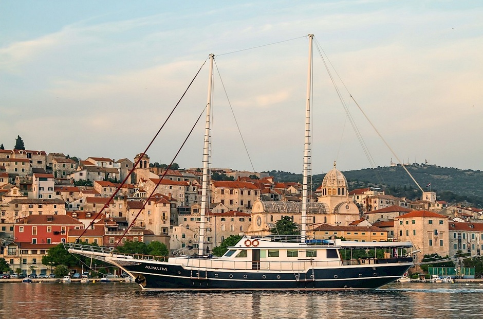 Custom Boats Aurum