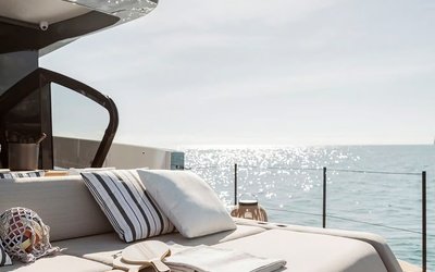 Azimut Seadeck 6