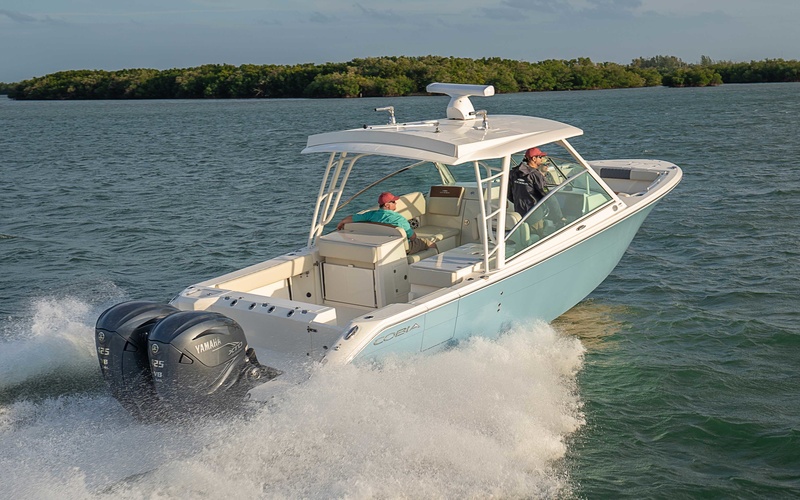 Cobia 330 DC