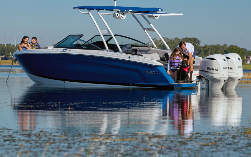 Cobalt R8 Outboard